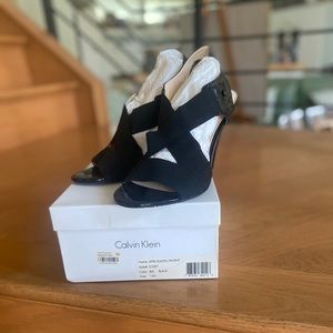 Calvin Klein barely worn black heels women’s size 9.5 perfect for any occasion